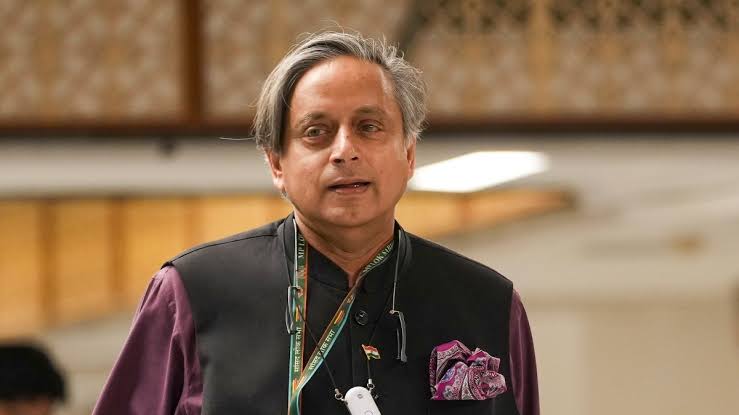 कांग्रेसी नेताओं को थरूर का जवाब, कहा- 'राष्ट्रहित में काम करना पार्टी विरोधी है तो खुद से सवाल करें'